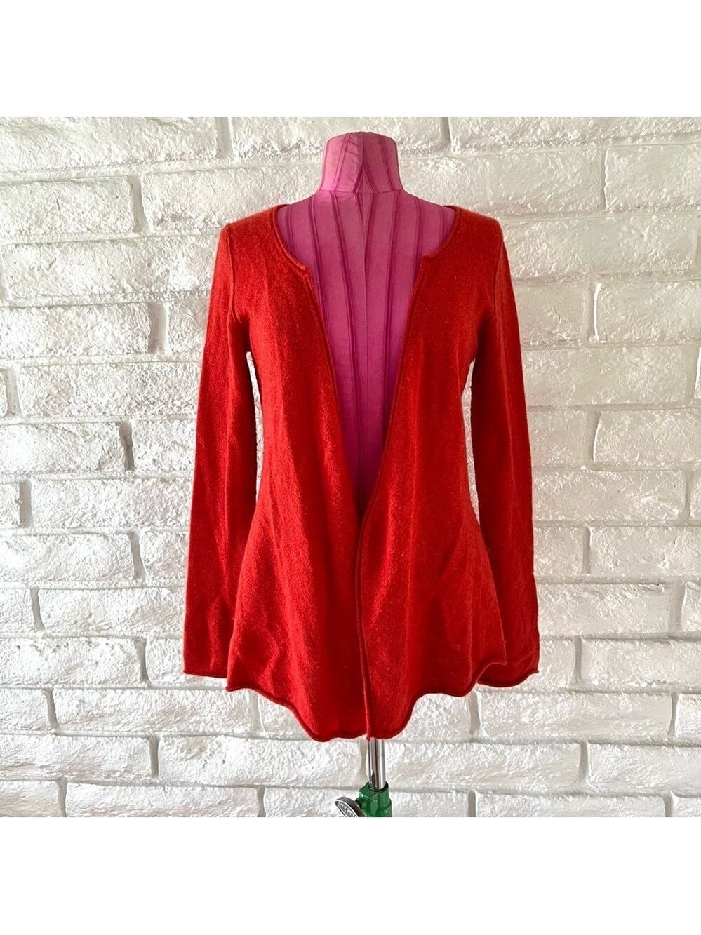 Subtle Luxury Cashmere Cardigan Small S-11